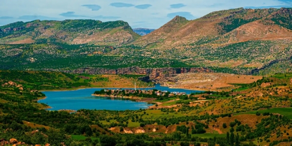 Az Bilinen Saklı Cennetler: Türkiye’nin Gizli Köyleri ve Keşfedilmeyi Bekleyen Doğası