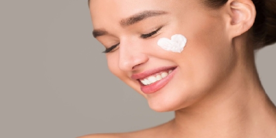 Cilt Bariyerini Onaran “Skin Streaming” Trendi ile Minimalist Bakım Yapın