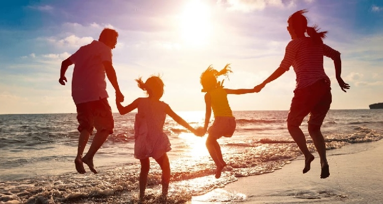 Çocukla Seyahat Etmenin Püf Noktaları: Sorunsuz Bir Aile Tatili İçin Öneriler