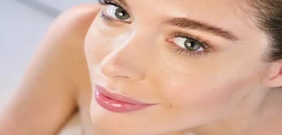 Makyajda Clean Girl Estetiği ile Doğal ve Taze Görünümün Sırları