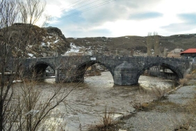 Kars'ta Gezilecek Yerler - Ani'nin Büyüsünden Çıldır'ın Buzuna 16 Tarihi ve Doğal Durak