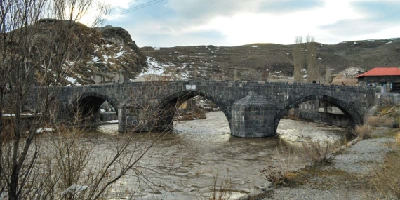 Kars’ta Gezilecek Yerler – Ani’nin Büyüsünden Çıldır’ın Buzuna 16 Tarihi ve Doğal Durak