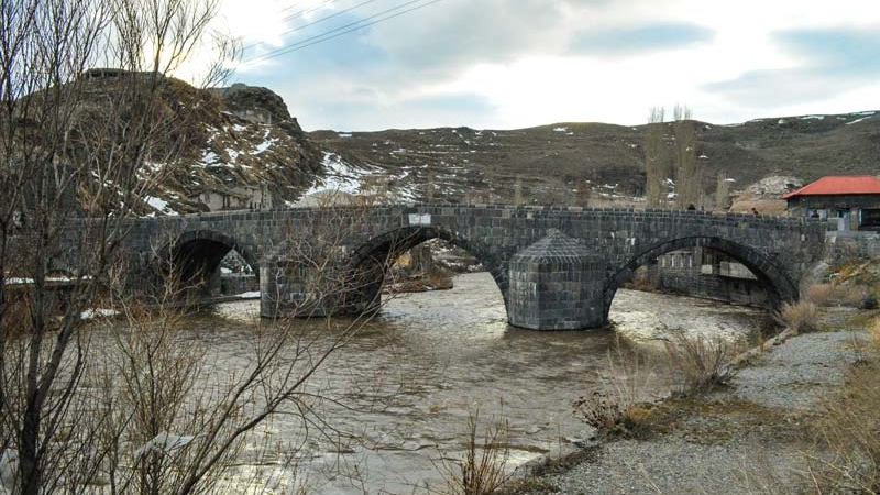 Kars'ta Gezilecek Yerler - Ani'nin Büyüsünden Çıldır'ın Buzuna 16 Tarihi ve Doğal Durak