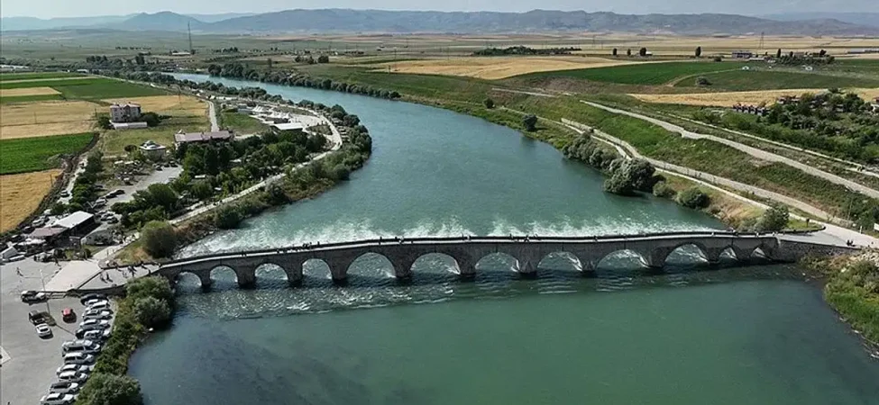 Muş'ta Gezilecek Yerler - Tarihi Köprülerden Ovanın Derinliğine 14 Farklı Adres
