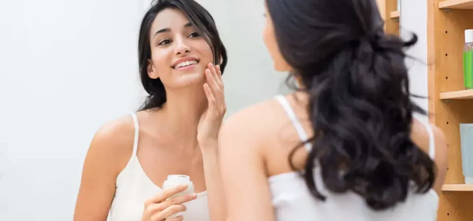 Yaşlanma Karşıtı İçerikler Retinol mü yoksa Bakuchiol mü